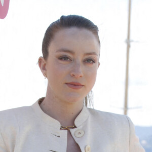Allison Chassagne au photocall de la saison 2 de la série "Derby Girl" lors de la 5ème saison du festival International des Séries "Canneseries" à Cannes, France, le 4 avril 2022. © Denis Guignebourg/Bestimage 