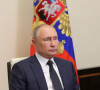 Le président russe Vladimir Poutine tient une réunion ad hoc avec les membres permanents du Conseil de sécurité russe par liaison vidéo depuis le Kremlin de Moscou, Russie, le 1er avril 2022
