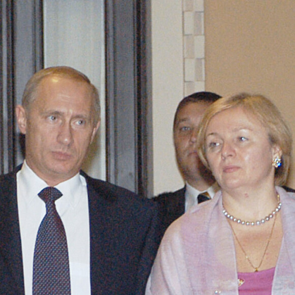 Vladimir Poutine et son épouse de l'époque Lioudmila, à Bangkok en Thaïlande