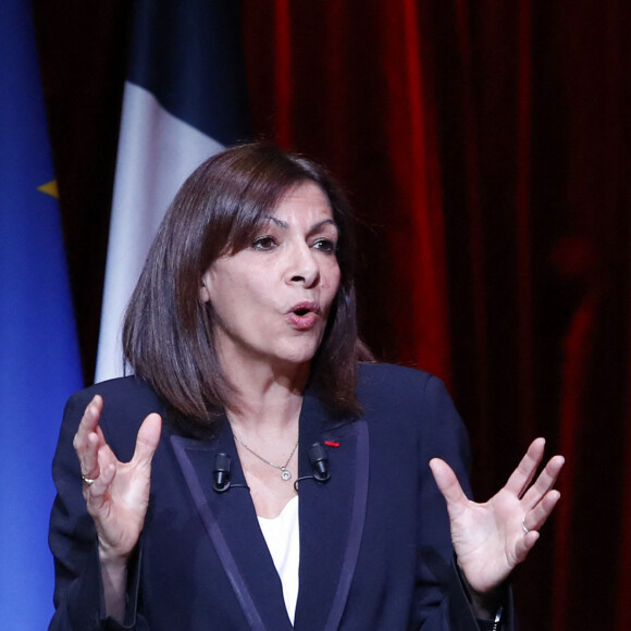 Meeting de Anne Hidalgo, candidate du parti socialiste à l'élection présidentielle, au Cirque d'Hiver à Paris le 3 avril 2022. © Michael Baucher / Panoramic / Bestimage 