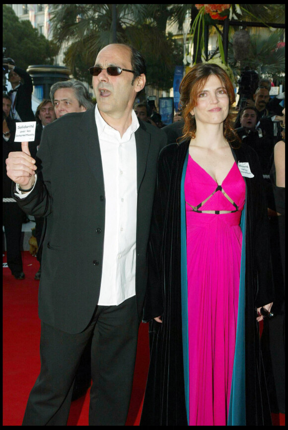 Agnès Jaoui et Jean-Pierre Bacri - Montée des marches pour le film Comme une image au 57ème festival du film de Cannes en 2004
