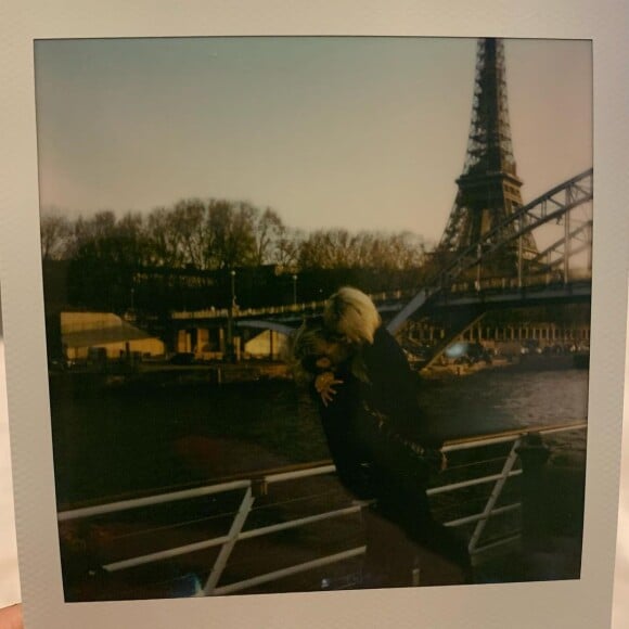 Avril Lavigne et Mod Sun se sont fiancés à Paris le 27 mars 2022. @ Instagram / Avril Lavigne