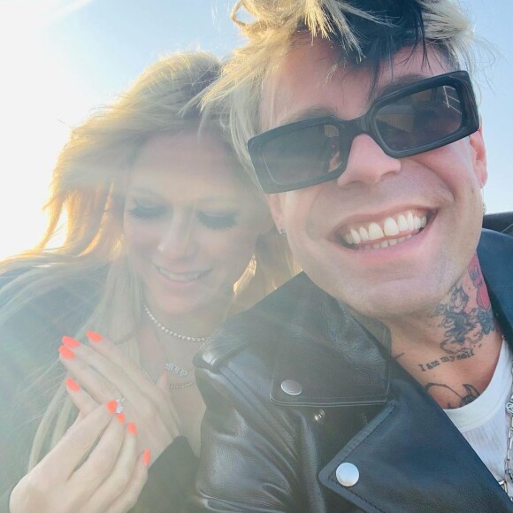 Avril Lavigne et Mod Sun se sont fiancés à Paris le 27 mars 2022. @ Instagram / Mod Sun