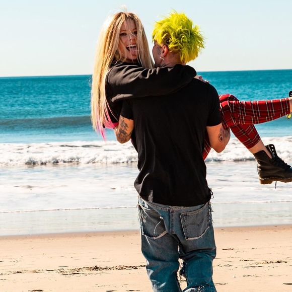 Avril Lavigne et Mod Sun se sont fiancés à Paris le 27 mars 2022. @ Instagram / Mod Sun