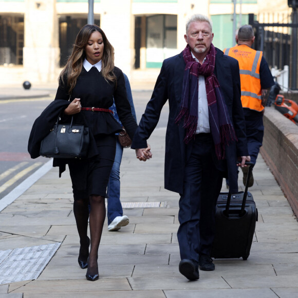 Boris Becker et sa compagne Lilian de Carvahlo Monteiro arrivent au tribunal à Londres, le 21 mars 2022.