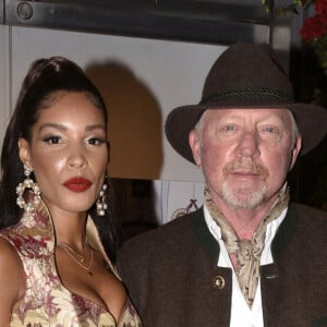 Boris Becker et sa compagne Lilian de Carvalho Monteiro lors de lévénement "Almauftrieb Kaefer's Koa Wiesn 2.0" au restaurant Kaefer-Schaenke à Munich. Le 19 septembre 2021