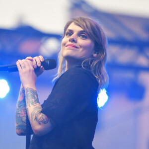 Coeur de Pirate en concert lors du 67ème festival "Nuits du Sud", place du Grand Jardin, à Vence. Le 2 août 2019 © Lionel Urman / Bestimage