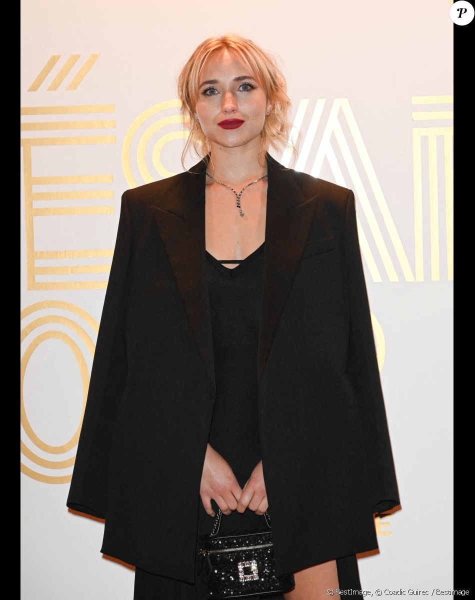 Chloe Jouannet - Photocall au Fouquet's après la 47ème cérémonie des César à Paris le 26 février 2022. © Coadic Guirec / Bestimage