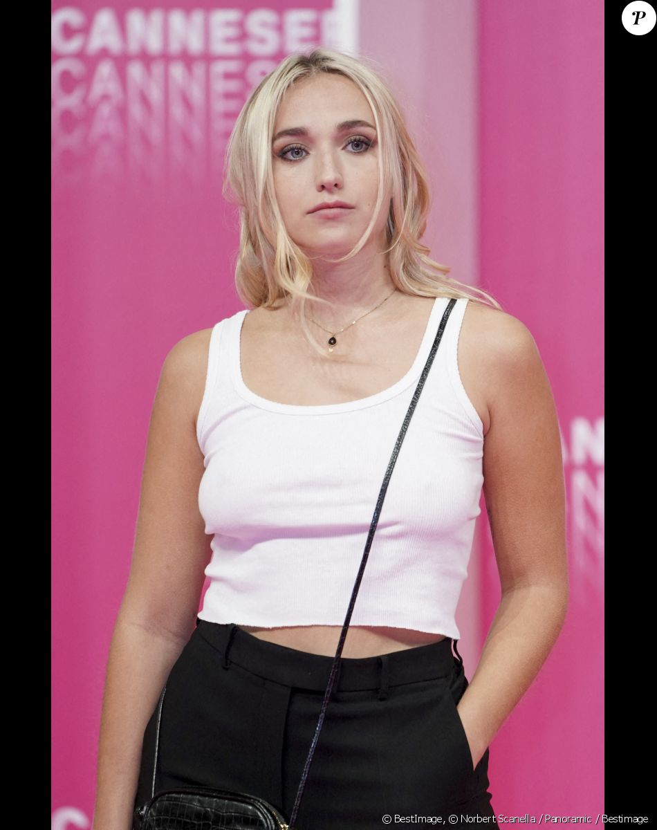 Chloé Jouannet - Photocalls Canneseries saison 3 au Palais des Festivals à Cannes, le 11 octobre 2020. © Norbert Scanella / Panoramic / Bestimage