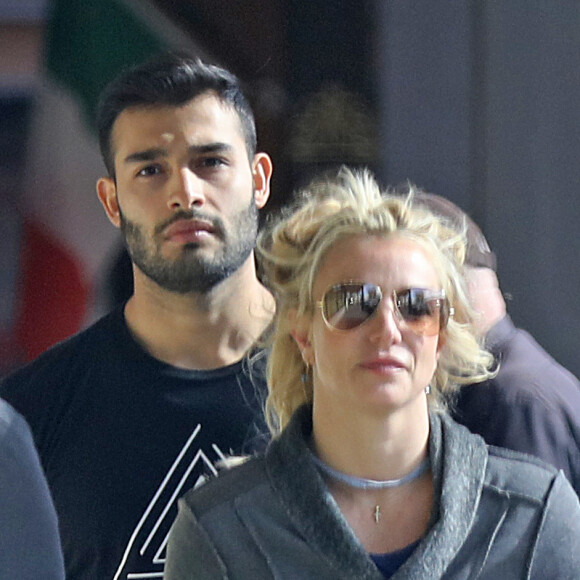 Britney Spears et son compagnon Sam Asghari se font plaisir au In-N-Out Burger à Los Angeles, Californie, Etats-Unis, le 6 janver 2019.