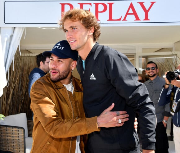 Neymar et Alexander Zverev - Tennis : Les célébrités assistent à la 115ème édition du Rolex Monte-Carlo Masters à Monaco le 11 avril 2022 © Bruno Bebert / Bestimage