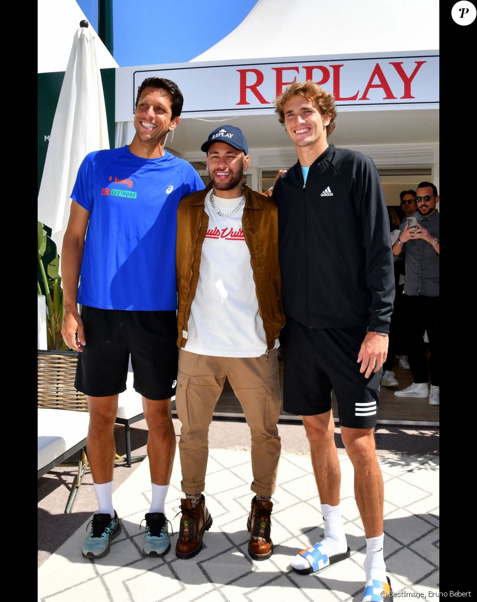 Marcelo Melo, Neymar et Alexander Zverev - Tennis : Les célébrités assistent à la 115ème édition du Rolex Monte-Carlo Masters à Monaco le 11 avril 2022 © Bruno Bebert / Bestimage