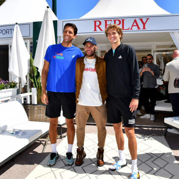 Marcelo Melo, Neymar et Alexander Zverev - Tennis : Les célébrités assistent à la 115ème édition du Rolex Monte-Carlo Masters à Monaco le 11 avril 2022 © Bruno Bebert / Bestimage