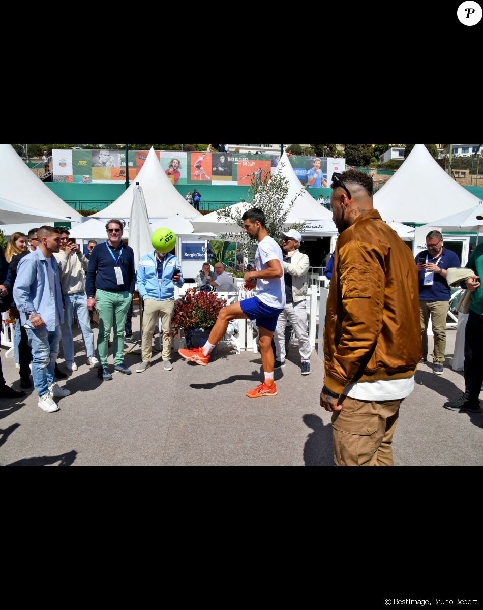 Marco Verratti, Neymar et Novak Djokovic - concours de dribbles - - Tennis : Les célébrités assistent à la 115ème édition du Rolex Monte-Carlo Masters à Monaco le 11 avril 2022 © Bruno Bebert / Bestimage