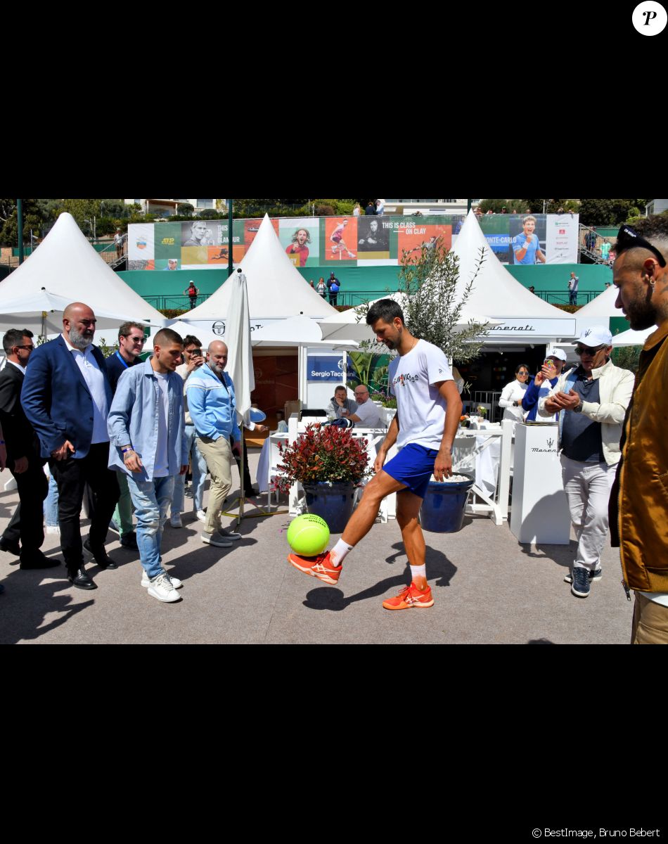 Marco Verratti, Neymar et Novak Djokovic - concours de dribbles - - Tennis : Les célébrités assistent à la 115ème édition du Rolex Monte-Carlo Masters à Monaco le 11 avril 2022 © Bruno Bebert / Bestimage