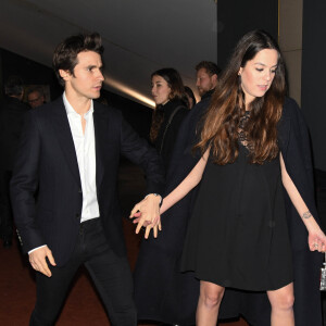 Anouchka Delon (enceinte) et son compagnon Julien Dereims - Avant-première du film "Toute ressemblance..." au cinéma UGC Ciné Cité Les Halles à Paris, le 25 novembre 2019. © Coadic Guirec/Bestimage 