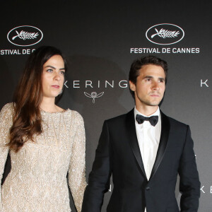 Anouchka Delon et son compagnon Julien Dereims - Photocall de la soirée Kering "Women In Motion Awards", Place de la Castre, lors du 72ème Festival International du Film de Cannes. Le 19 mai 2019 © Denis Guignebourg / Bestimage 