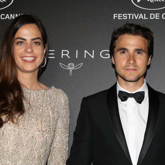 Anouchka Delon et son compagnon Julien Dereims - Photocall de la soirée Kering "Women In Motion Awards", Place de la Castre, lors du 72ème Festival International du Film de Cannes. Le 19 mai 2019 © Denis Guignebourg / Bestimage 