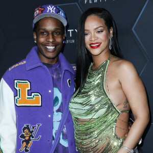 Rihanna (enceinte) et son compagnon ASAP Rocky - Photocall "Fenty Beauty et Fenty Skin" à Los Angeles, le 11 février 2022. 