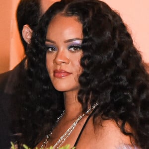 Rihanna enceinte et son compagnon Asap Rocky quittent la soirée du défilé Gucci en marge de la fashion week à Milan. 