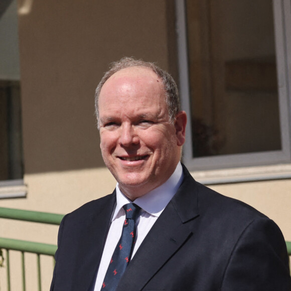 Exclusif - Le prince Albert II de Monaco - Le prince Albert II de Monaco inaugure le parvis Prince Albert 1er (fondateur de l'hôpital de Monaco en 1902) du Centre Hospitalier Princesse Grace à Monaco le 9 avril 2022. © Claudia Albuquerque/Bestimage 