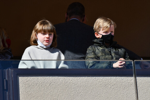 La princesse Gabriella et le prince héréditaire Jacques de Monaco durant la rencontre de football de Ligue 1 Uber Eats, Monaco (1) - Reims (2) au Stade Louis II de Monaco, le 27 février 2022. © Bruno Bebert/Bestimage 