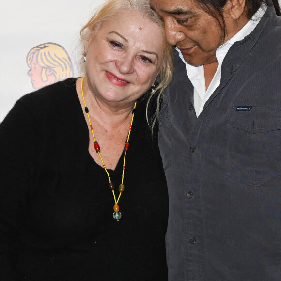 Josiane Balasko et son mari George Aguilar à la première du film "La Pièce Rapportée" au cinéma UGC Ciné Cité Les Halles à Paris, le 30 novembre 2021. © Guirec Coadic/Bestimage 