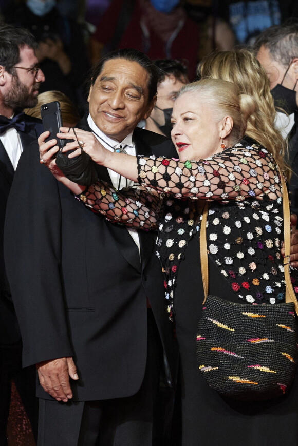 Josiane Balasko et son mari George Aguilar - Montée des marches du film " Tralala " lors du 74ème Festival International du Film de Cannes. Le 13 juillet 2021 © Borde-Jacovides-Moreau / Bestimage 