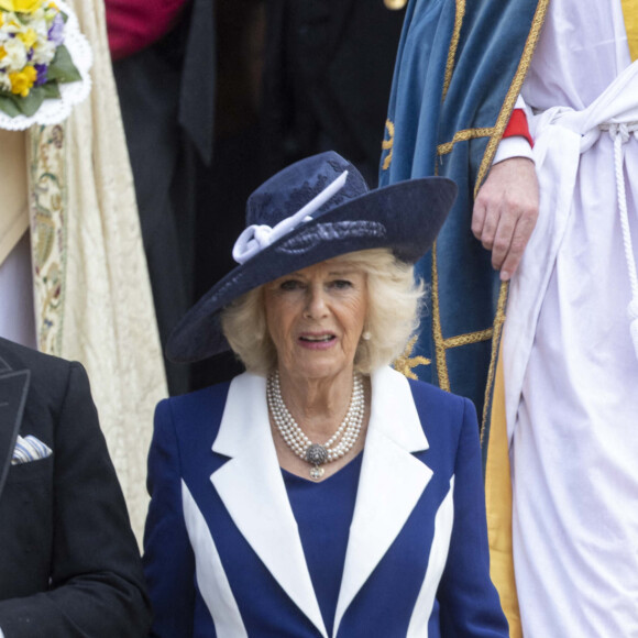 Le prince Charles, prince de Galles, et Camilla Parker Bowles, duchesse de Cornouailles, représentent la reine d'Angleterre en assistant au Royal Maundy Service à la chapelle St George de Windsor, le 14 avril 2022.