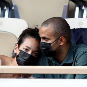 Alizé Lim et son compagnon Tony Parker dans les tribunes des Internationaux de France de Roland Garros à Paris le 11 juin 2021. © Dominique Jacovides / Bestimage 