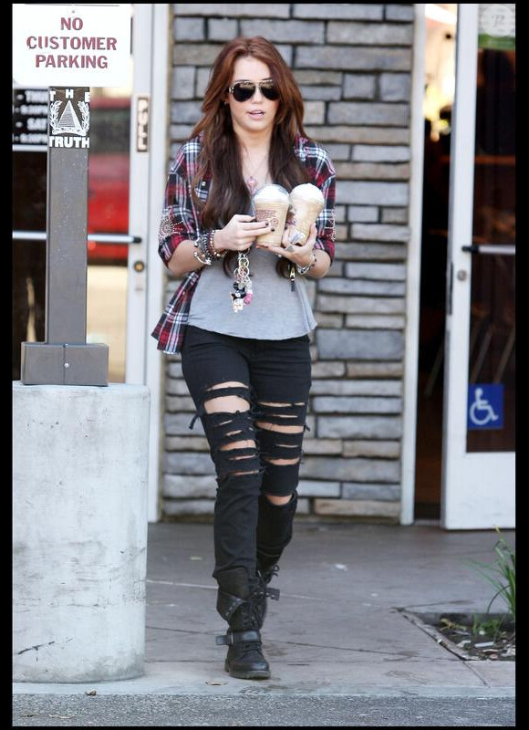 Miley Cyrus à Los Angeles, le 23 janvier 2010