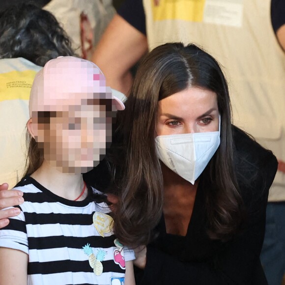 La reine Letizia d'Espagne - Visite royale au centre pour réfugiés ukrainiens Creade à Pozuelo de Alarcón près de Madrid, le 16 avril 2022. 