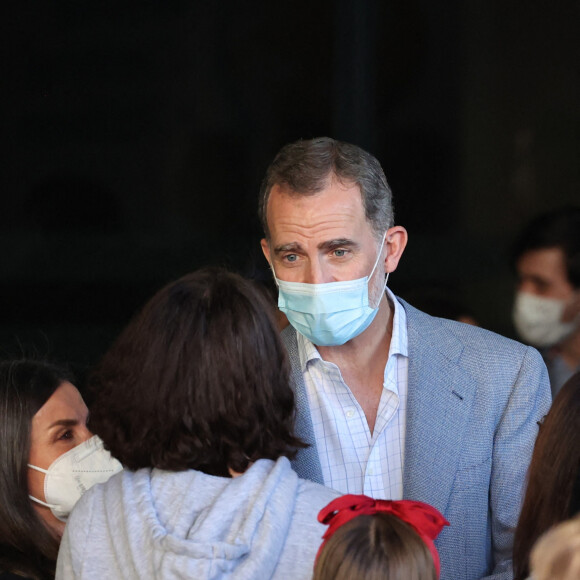 Le roi Felipe VI et la reine Letizia d'Espagne - Visite royale au centre pour réfugiés ukrainiens Creade à Pozuelo de Alarcón près de Madrid, le 16 avril 2022. 