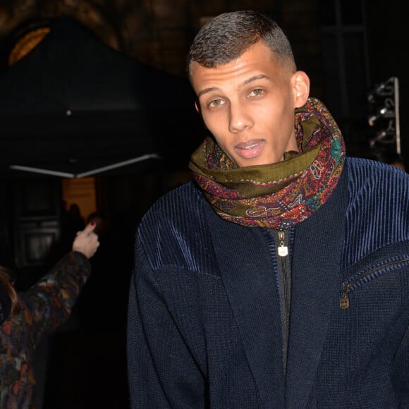 Le chanteur Stromae ( Paul Van Haver ) - Arrivées au défilé de mode hommes Valentino collection prêt-à-porter Automne Hiver 2015/2016 à l'hôtel Salomon de Rothschild à Paris, le 21 janvier 2015 