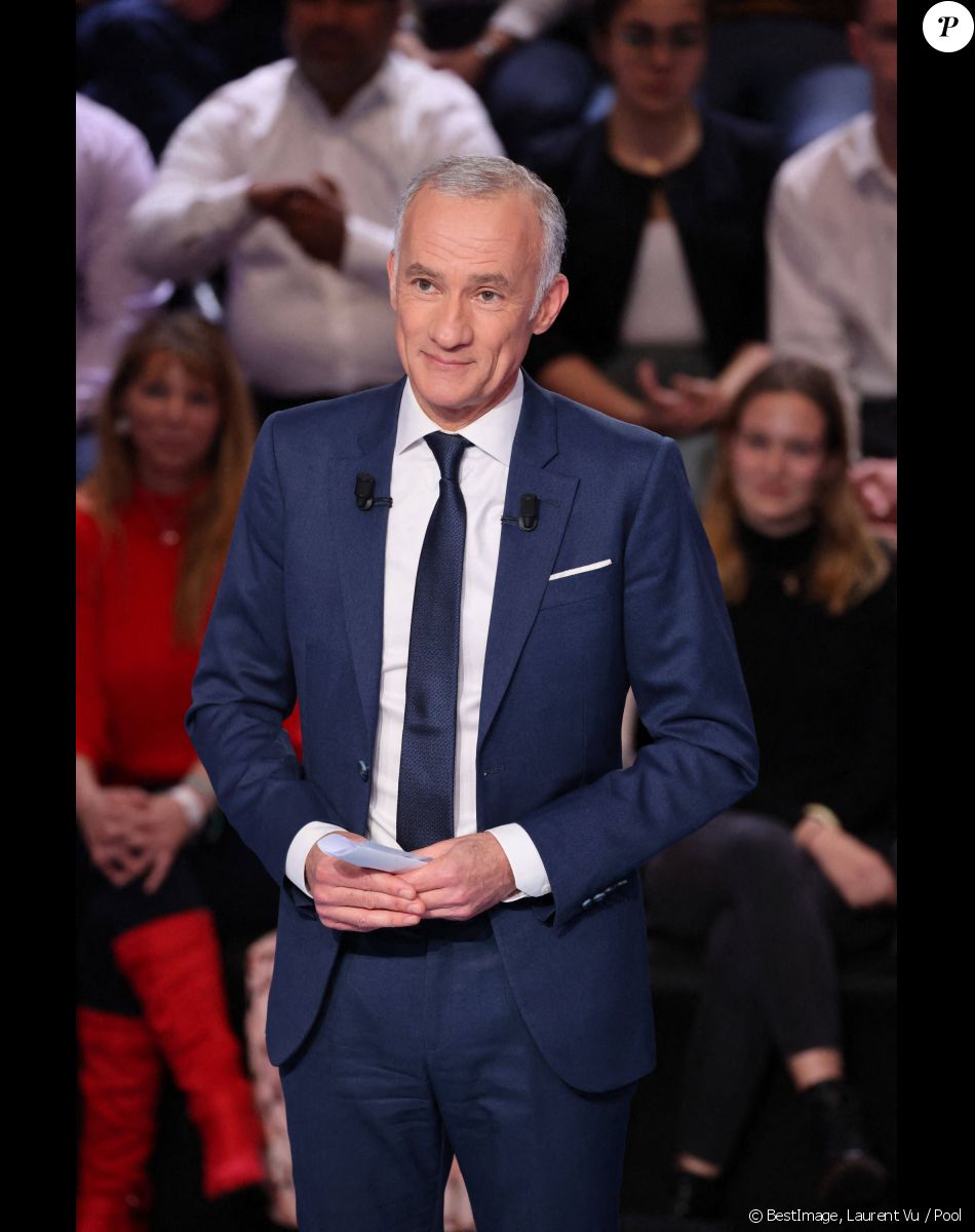 Gilles Bouleau - Les candidats à l'élection présidentielle sont sur le plateau de l'émission "La France face à la guerre" sur TF1