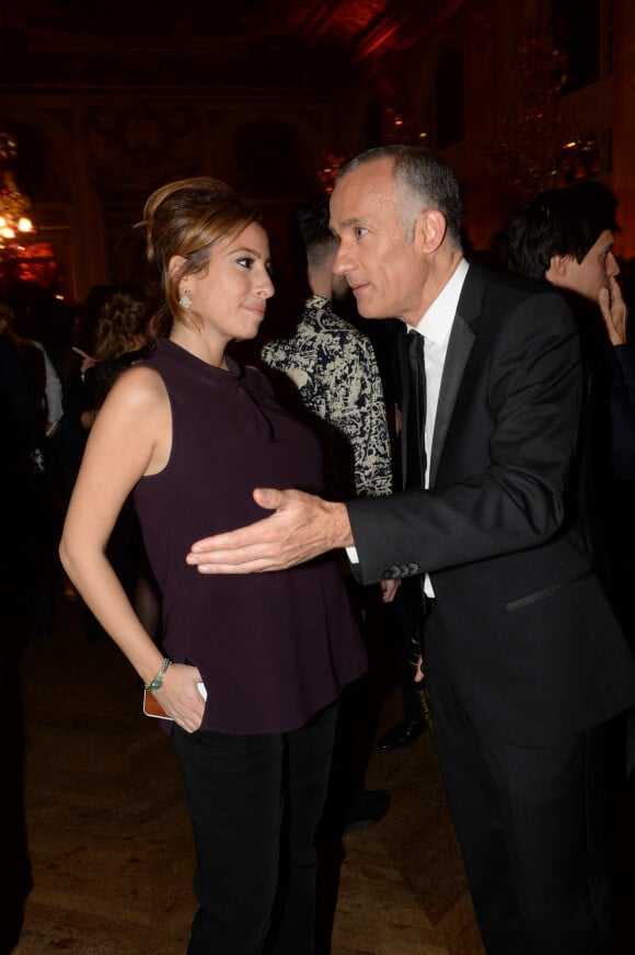 Léa Salamé enceinte, Gilles Bouleau à la 7ème cérémonie des "Hommes de l'Année GQ" au musée d'Orsay à Paris, le 23 novembre 2016.
