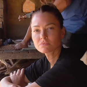 Caroline Receveur au Népal, au Katmandou, pour se libérer de ses angoisses - Instagram