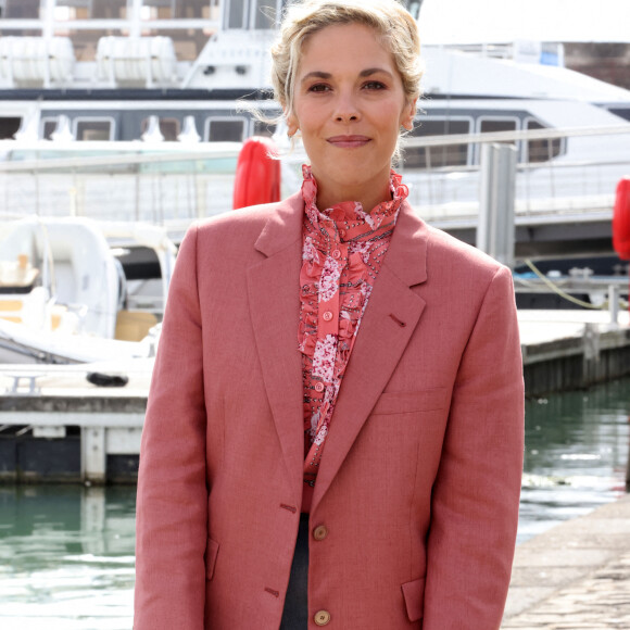 Alysson Paradis au photocall de la série "L'invitation" lors de la 23ème édition du Festival de la Fiction tv de la Rochelle 2021, à La Rochelle, France, le 18 septembre 2021. © Jean-Marc Lhomer/Bestimage 