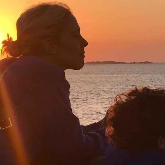 Alysson Paradis aime partager quelques petits moments de vie avec sa célèbre famille avec ses abonnés @ Instagram / Alysson Paradis