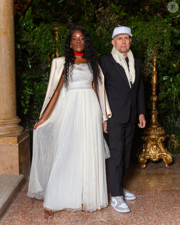Aindrea Amelife;Marc Quinn - Photocall de la soirée de gala "Dior et Venetian Heritage" à l'opéra La Fenice à Venise, dans le cadre de l'ouverture de la 59 ème Biennale d'art contemporain, le 23 avril 2022. 