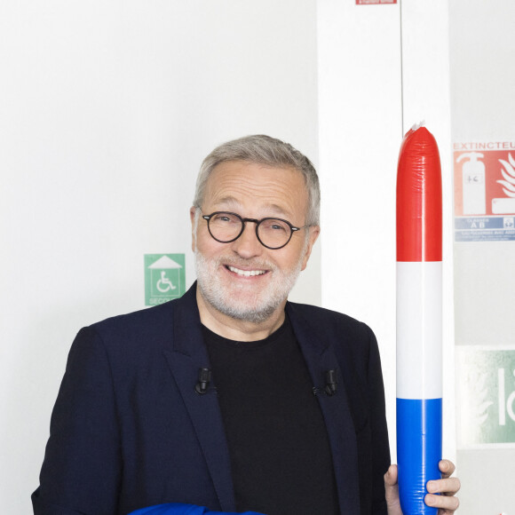 Exclusif - Laurent Ruquier en backstage de l'émission OEED (On Est En Direct) présentée par L.Salamé et L.Ruquier à Paris, France, le 19 mars 2022. © Jack Tribeca/Bestimage 