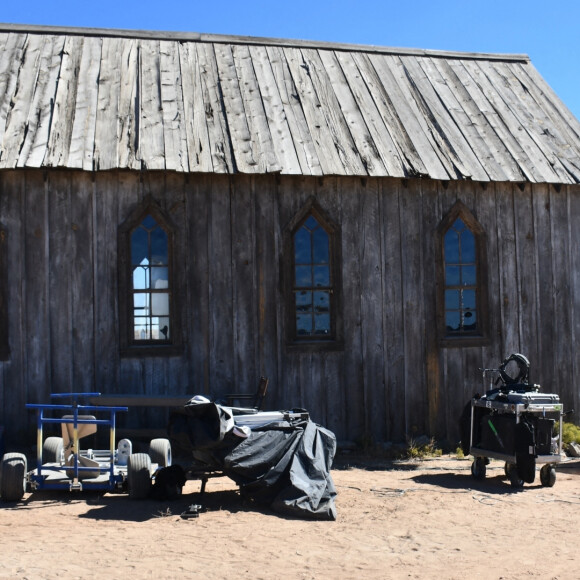 Le département du shériff de Santa Fe dévoile des photos et des vidéos du drame qui coûté la vie à Halyna Hutchins lors du tournage du film "Rust" avec Alec Baldwin.