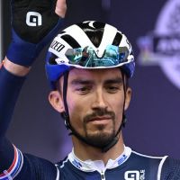 Julian Alaphilippe victime d'une terrible chute et hospitalisé : son équipe donne enfin de ses nouvelles