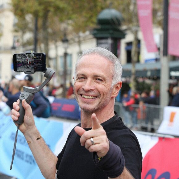 Samuel Etienne - People au "Marathon Pour Tous", épreuve grand-public des Jeux Olympiques de Paris 2024 sur les Champs-Elysées à Paris le 31 octobre 2021. © Panoramic/Bestimage 