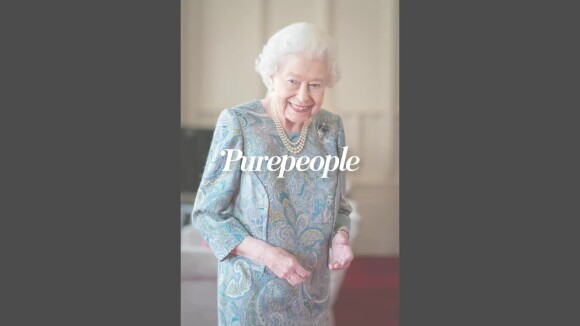 Elizabeth II en forme : adieu la canne, elle reçoit tout sourire à Windsor !
