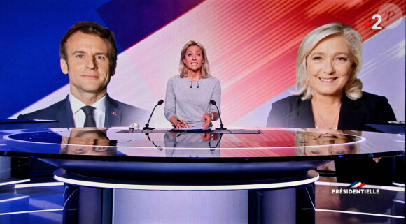 Anne-Sophie Lapix - Débat télévisé entre les deux candidats du second tour de l'élection présidentiel, Emmanuel Macron et Marine Le Pen. Le 20 avril 2022. © Frédéric Chambert / Panoramic / Bestimage