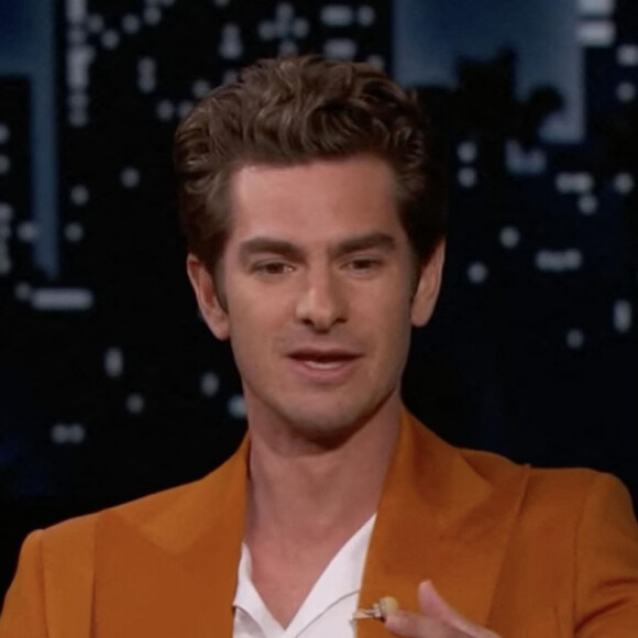 Andrew Garfield sur le plateau de l'émission "Jimmy Kimmel Live!" à Los Angeles, le 17 mars 2022.