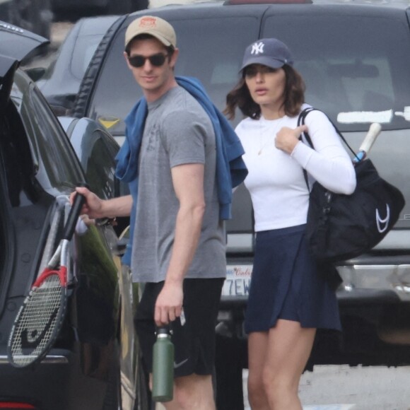 Exclusif - Andrew Garfield et sa compagne Alyssa Miller ont disputé une partie de tennis à Malibu le 2 février 2022.