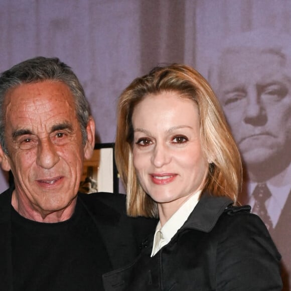 Thierry Ardisson et sa femme Audrey Crespo-Mara - Vernissage de l'exposition Jean Gabin à l'Espace Landowski / Musée des Années 30 à Boulogne-Billancourt le 8 mars 2022.