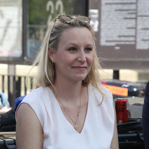 Marion Maréchal (enceinte) - Meeting du Candidat à la Présidentielle 2022 de Eric Zemmour sur la place du Trocadero à Paris